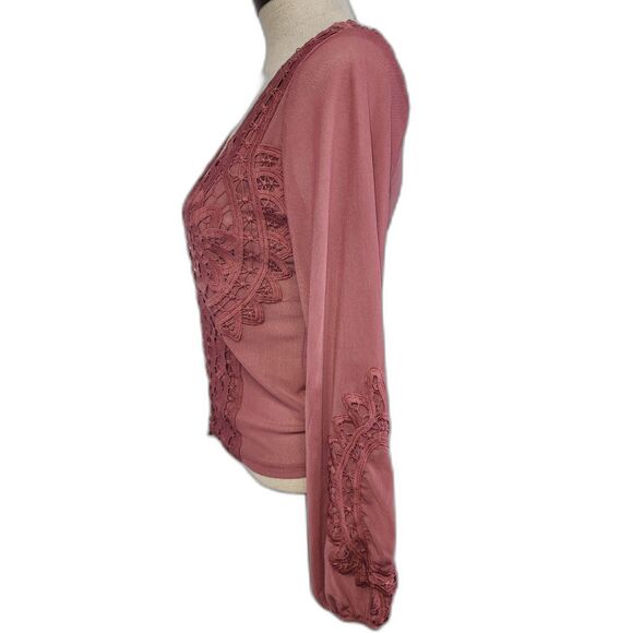 Gimmicks Mauve Lace Embroidered V-neck Top Size Small - Picture 6 of 7